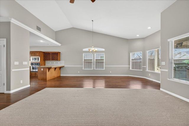 647 Moody Avenue, Clovis, CA 93619