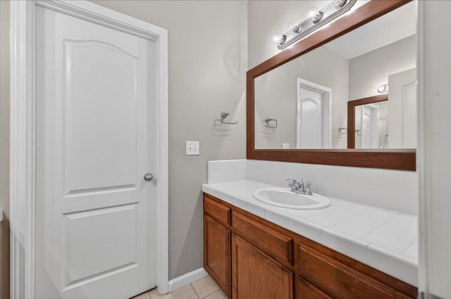 647 Moody Avenue, Clovis, CA 93619