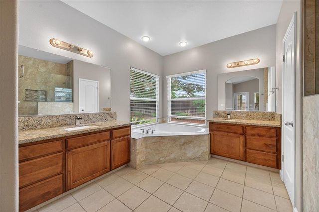 647 Moody Avenue, Clovis, CA 93619