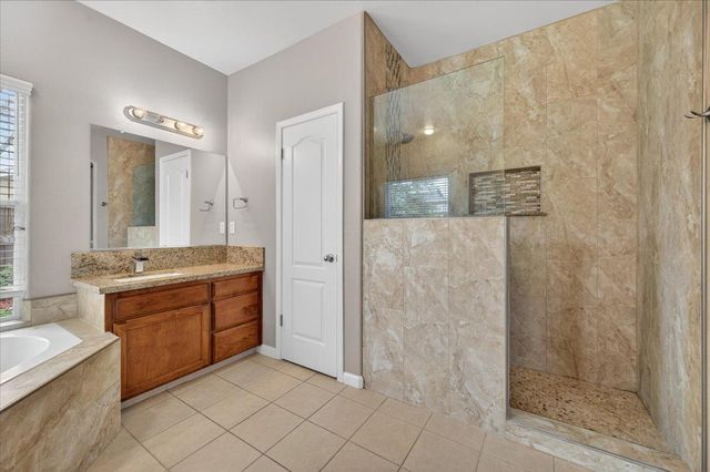 647 Moody Avenue, Clovis, CA 93619