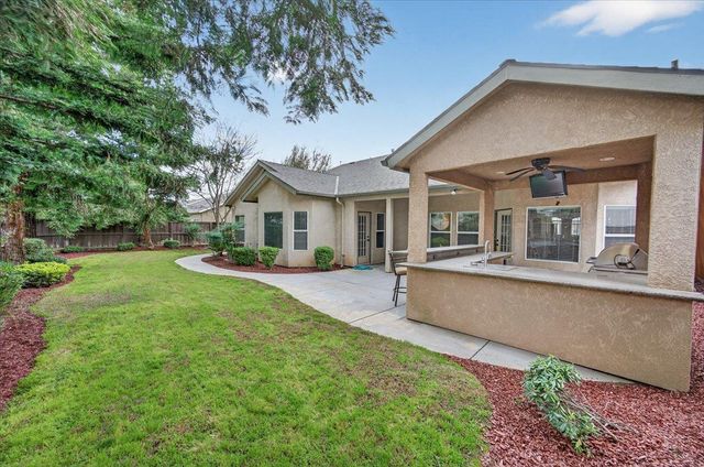 647 Moody Avenue, Clovis, CA 93619