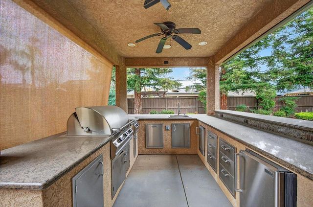 647 Moody Avenue, Clovis, CA 93619