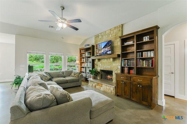 520 Murphy Drive, Bertram, TX 78605