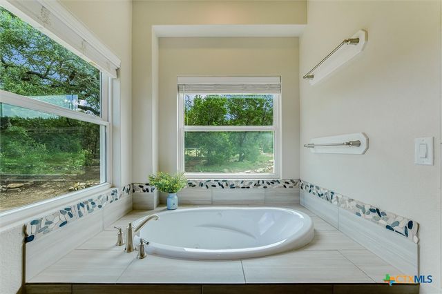 520 Murphy Drive, Bertram, TX 78605