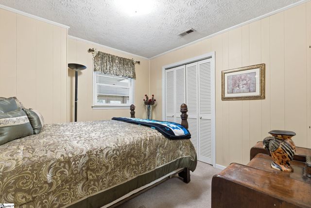 136 Bagwell Street, Easley, SC 29640