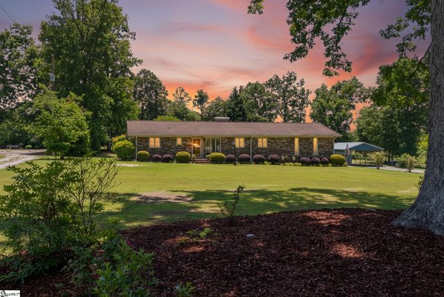 136 Bagwell Street, Easley, SC 29640