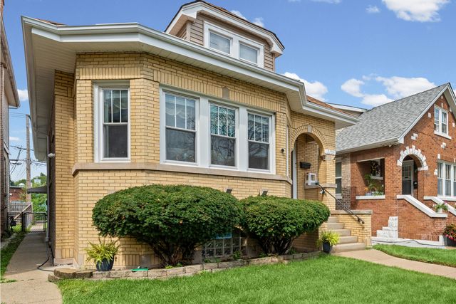 3132 N Luna Avenue, Chicago, IL 60641