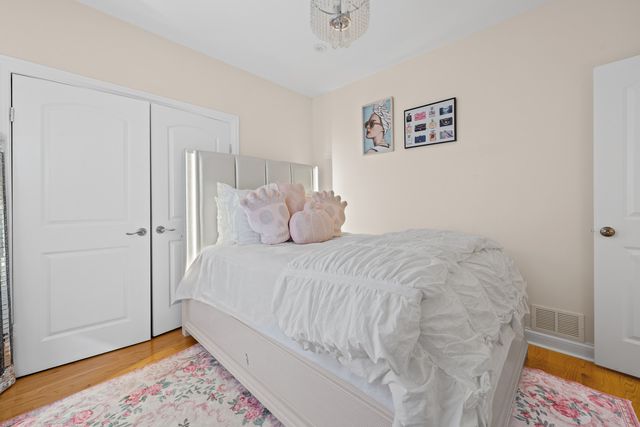 3132 N Luna Avenue, Chicago, IL 60641
