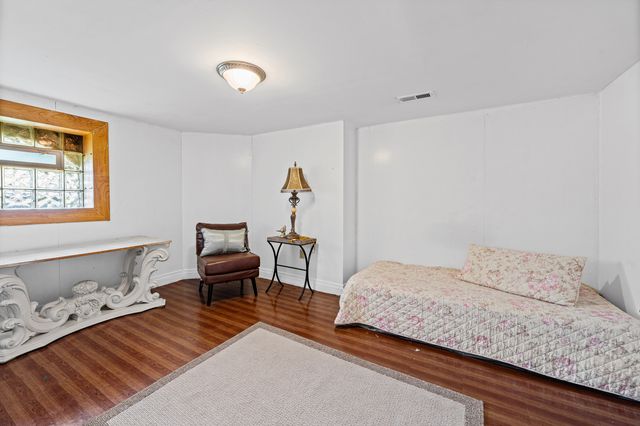 3132 N Luna Avenue, Chicago, IL 60641