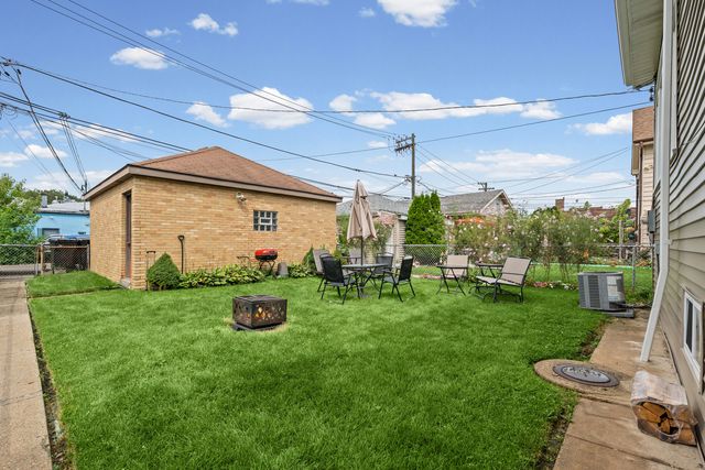 3132 N Luna Avenue, Chicago, IL 60641