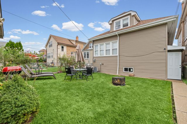 3132 N Luna Avenue, Chicago, IL 60641