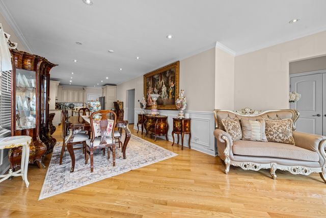 3132 N Luna Avenue, Chicago, IL 60641