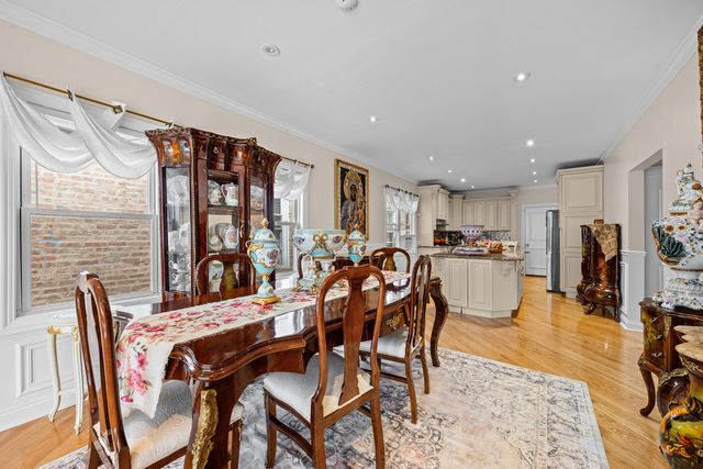3132 N Luna Avenue, Chicago, IL 60641