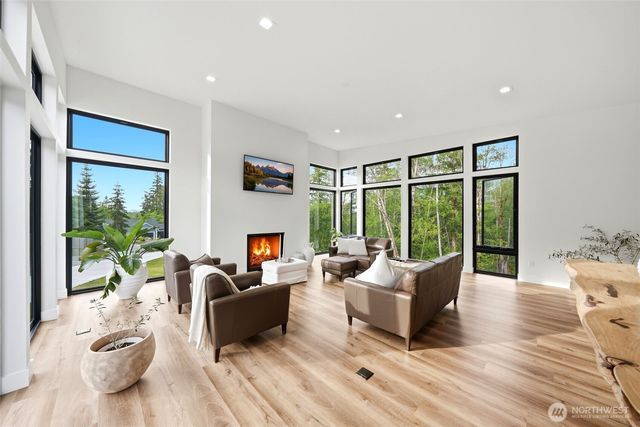 24068 Nookachamp Hills Drive, Mount Vernon, WA 98274