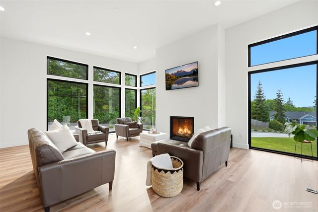 24068 Nookachamp Hills Drive, Mount Vernon, WA 98274