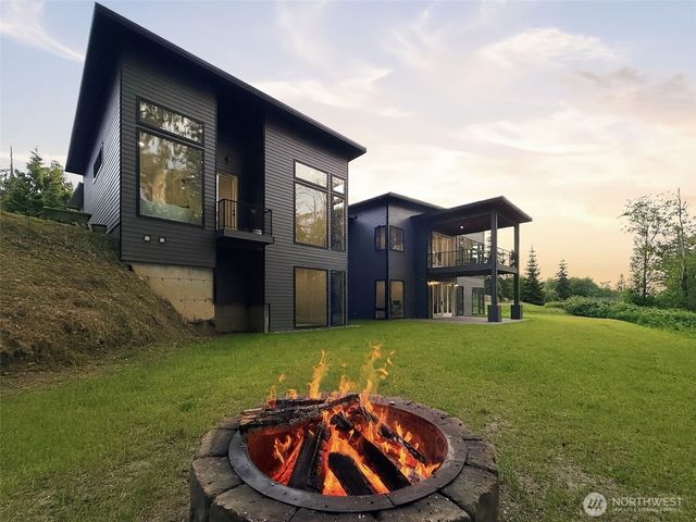 24068 Nookachamp Hills Drive, Mount Vernon, WA 98274