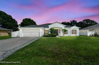 459 Calamondin Avenue NW, Palm Bay, FL 32907