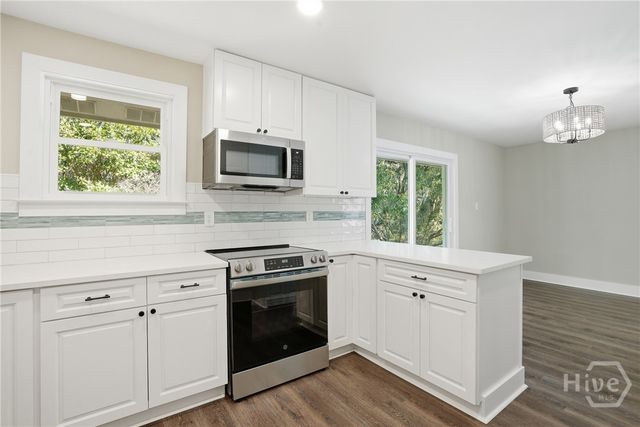 21 Sheridan Circle, Savannah, GA 31406