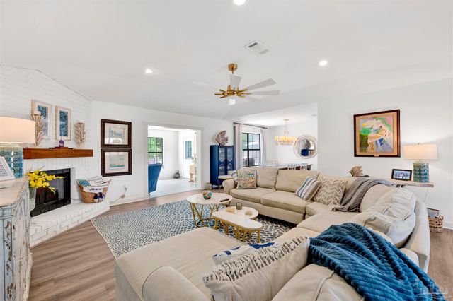 5034 Shoshone Dr, Pensacola, FL 32507