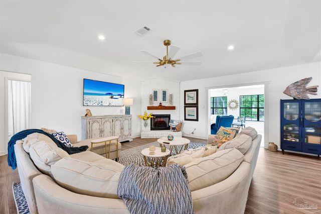 5034 Shoshone Dr, Pensacola, FL 32507