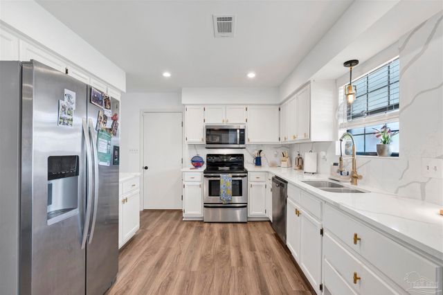 5034 Shoshone Dr, Pensacola, FL 32507