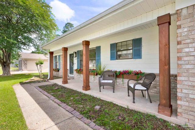 5034 Shoshone Dr, Pensacola, FL 32507