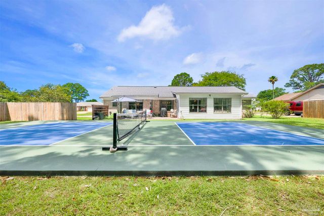 5034 Shoshone Dr, Pensacola, FL 32507