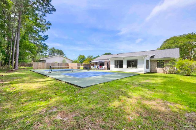 5034 Shoshone Dr, Pensacola, FL 32507
