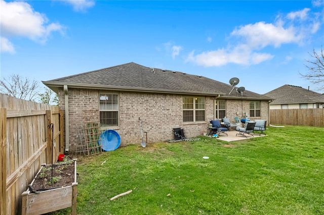 710 Bonnie Scotland Drive, Prairie Grove, AR 72753