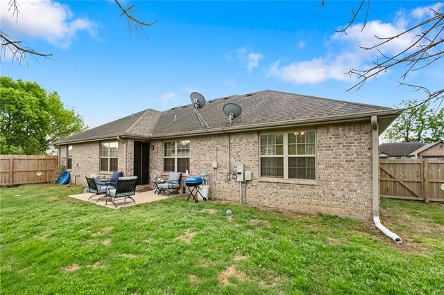710 Bonnie Scotland Drive, Prairie Grove, AR 72753