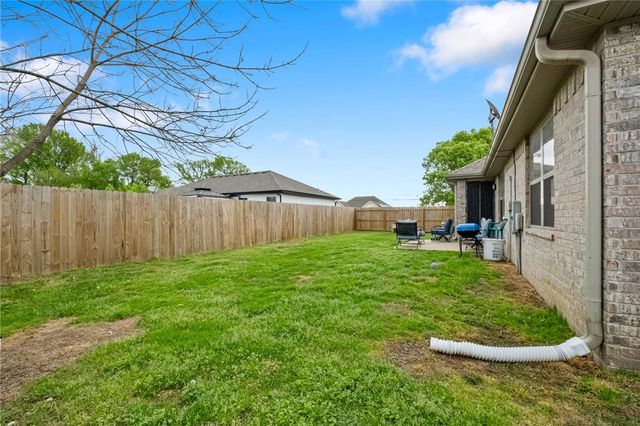 710 Bonnie Scotland Drive, Prairie Grove, AR 72753