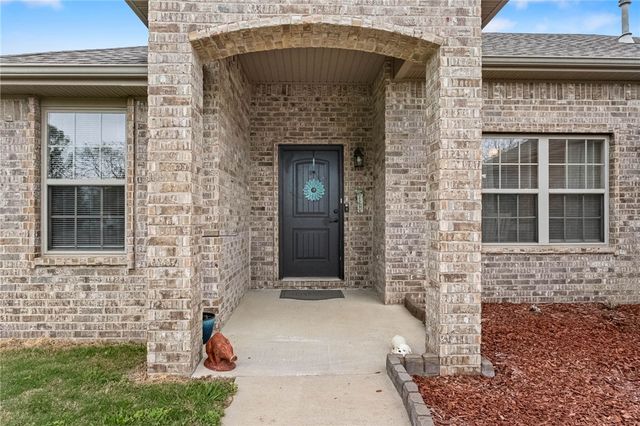 710 Bonnie Scotland Drive, Prairie Grove, AR 72753