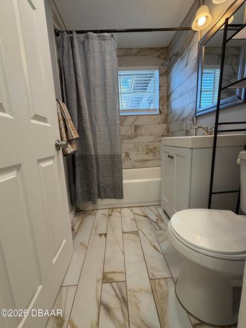 1040 B Street, New Smyrna Beach, FL 32168