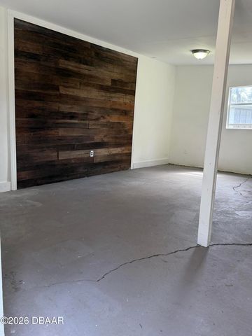 1040 B Street, New Smyrna Beach, FL 32168