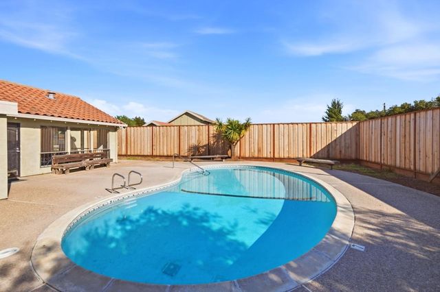 280 Crestview Drive, Watsonville, CA 95076