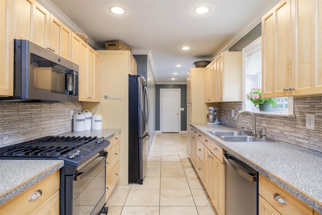 1469 Roods Lake Road, Lapeer, MI 48446