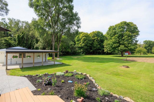 1469 Roods Lake Road, Lapeer, MI 48446