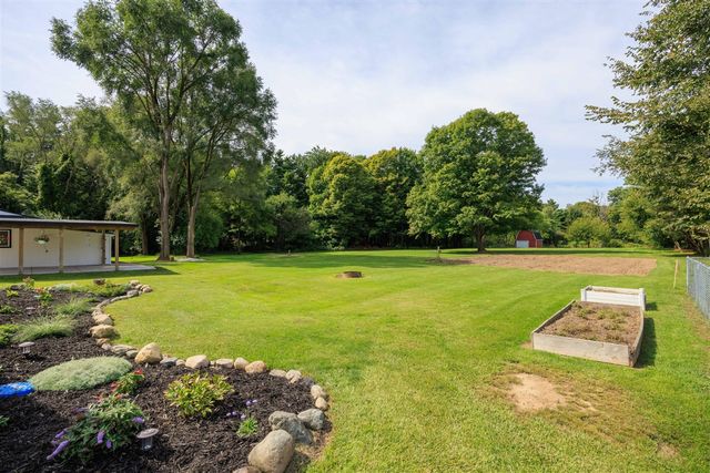 1469 Roods Lake Road, Lapeer, MI 48446