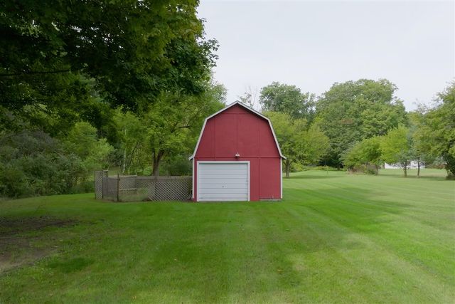 1469 Roods Lake Road, Lapeer, MI 48446