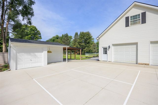1469 Roods Lake Road, Lapeer, MI 48446