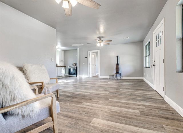 47110 Garretts Lake Road, Shawnee, OK 74804