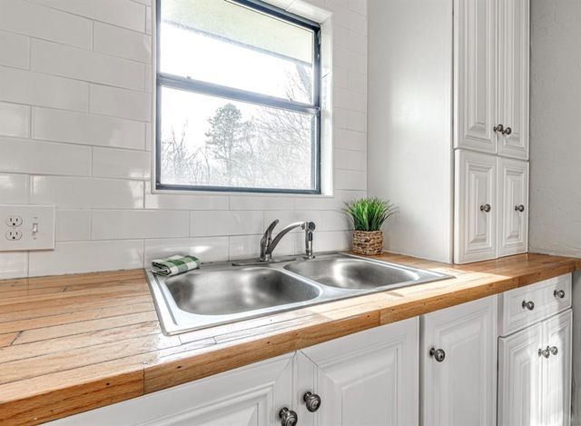 47110 Garretts Lake Road, Shawnee, OK 74804