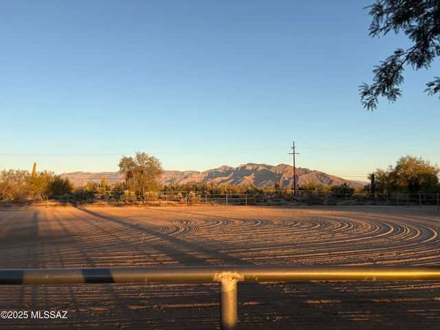 10301 N Thornydale Road, Tucson, AZ 85742