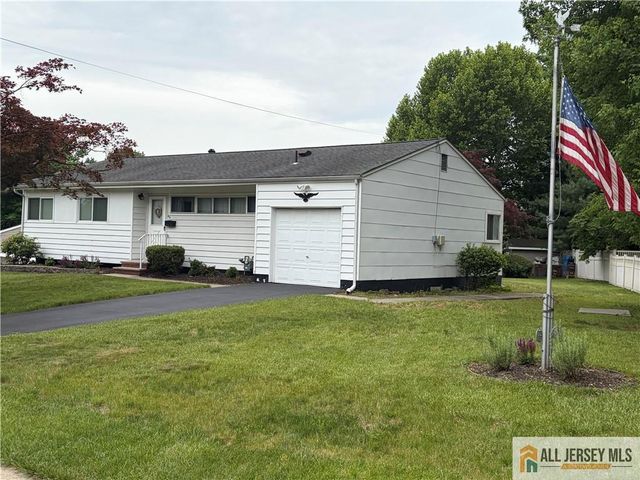 89 S Pennington Road, New Brunswick, NJ 08901
