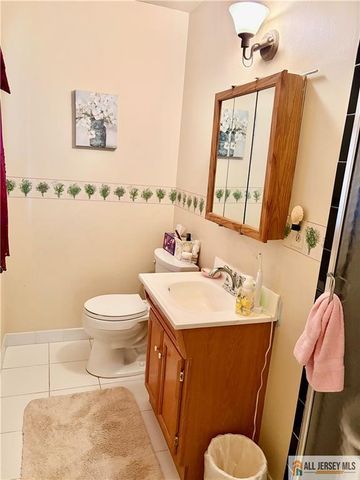 89 S Pennington Road, New Brunswick, NJ 08901