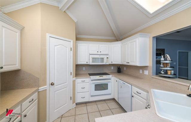 2015 Meadow Bend, Shreveport, LA 71118