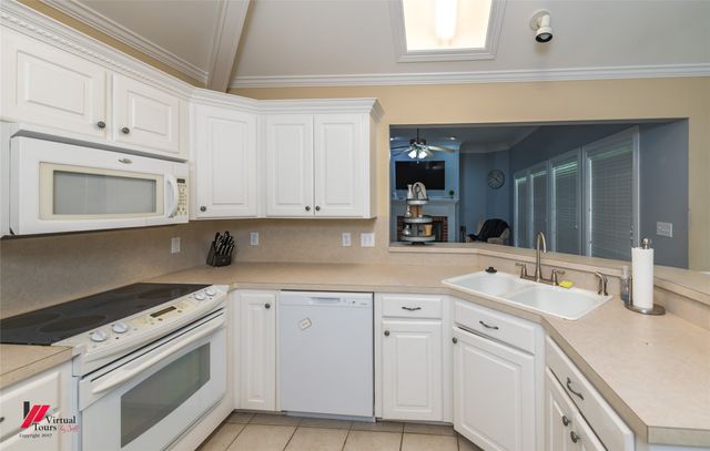2015 Meadow Bend, Shreveport, LA 71118