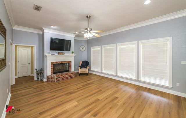 2015 Meadow Bend, Shreveport, LA 71118