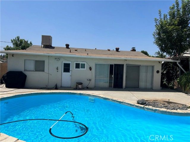 4957 Noble Street, Riverside, CA 92503