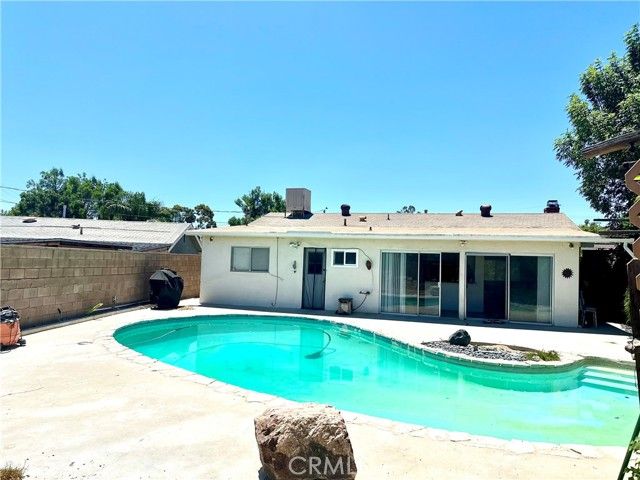 4957 Noble Street, Riverside, CA 92503